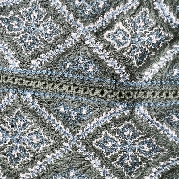 Knox Rose Embroidered Boho Sleeveless Top - Picture 7 of 7